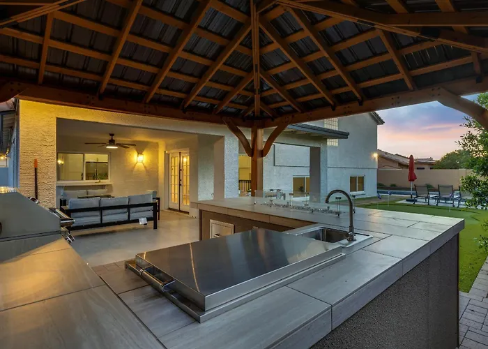 Holiday home New! Luxe Vacation Retreat - Heated Pool, Putting *