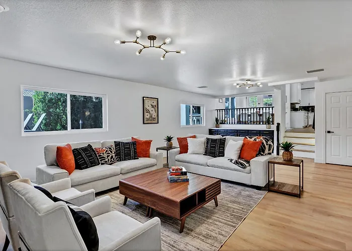 Holiday home New! Luxe Vacation Retreat - Heated Pool, Putting *