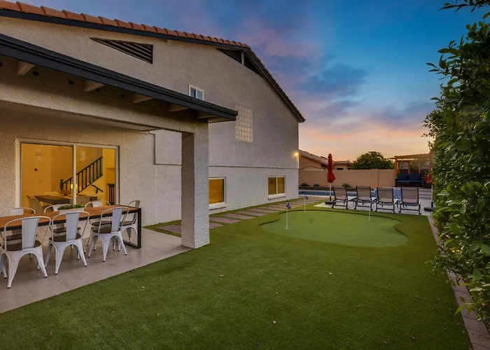 New! Luxe Vacation Retreat - Heated Pool, Putting